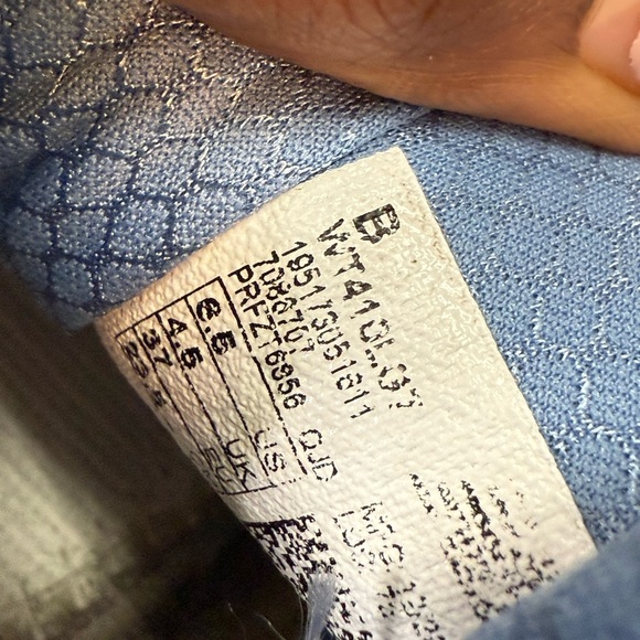 New Balance Blue and Gray Sneakers Size 6.5 - Picture 3 of 5